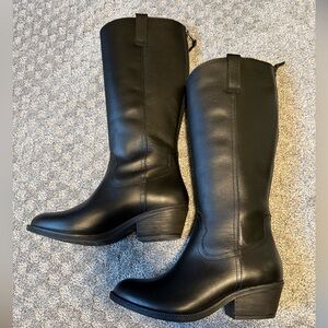 Sofft Astoria tall boot never worn